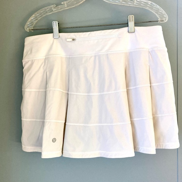 Lululemon Mid-rise Pace Rival Skirt, size 10, white - Picture 5 of 16